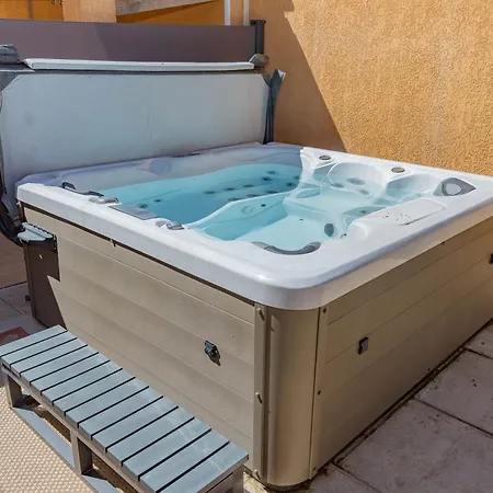 Le Clos D'Amelie Apartmán *