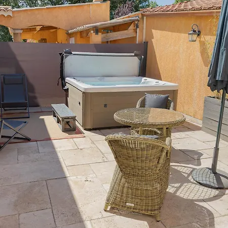 Le Clos D'Amelie Apartmán Peyruis